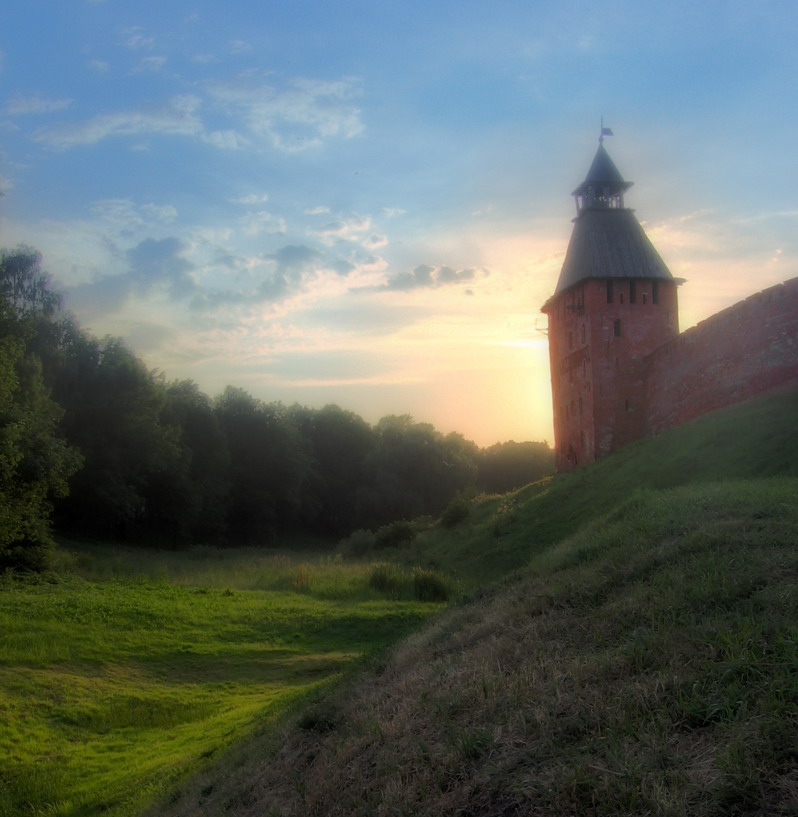 The Novgorod Kremlin, Spaskaya a tower