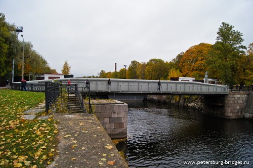 Dock bridge