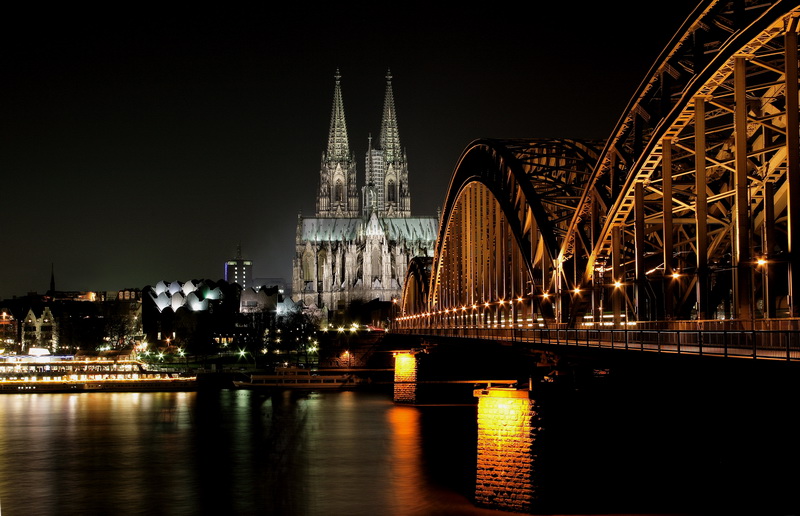 Вид на ночной Рейн