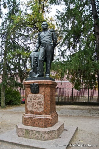 Monument to F.F. Bellingshausen
