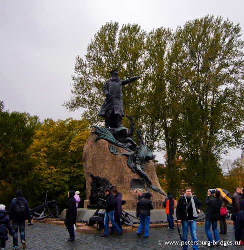 Monument to Admiral Stepan Osipovich Makarov